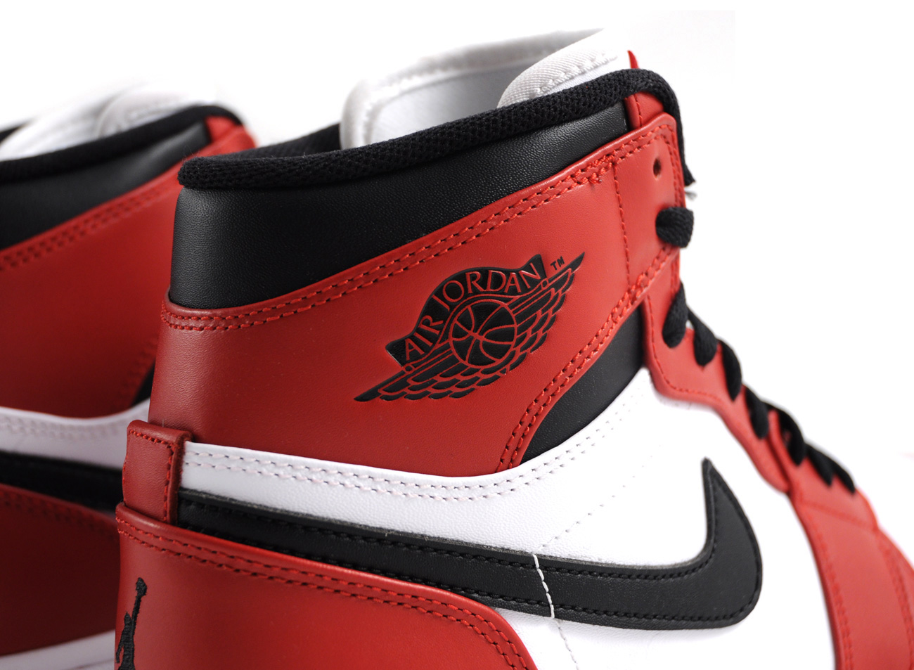 nike air jordan 1 red white