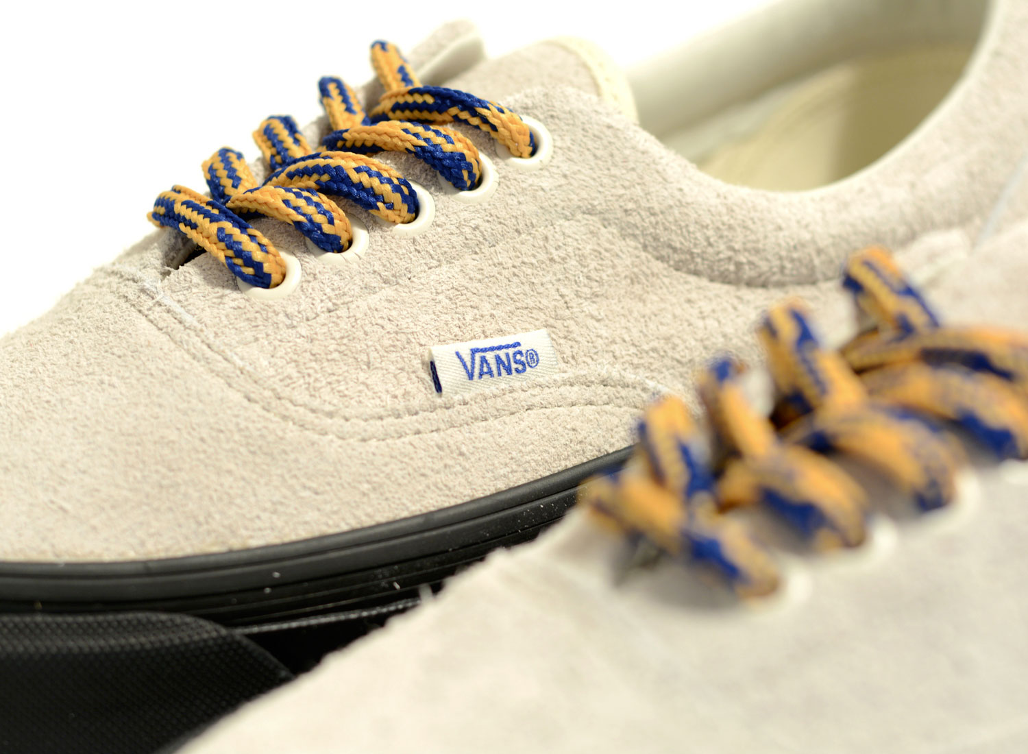 vans era beige