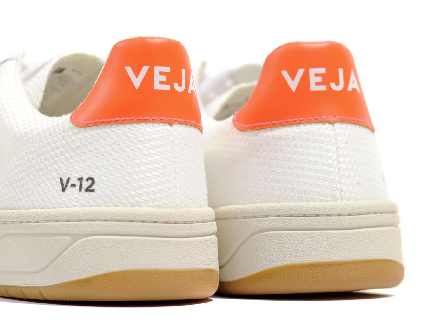 Veja-v12-b-mesh-white-indigo-fluo-3.jpg