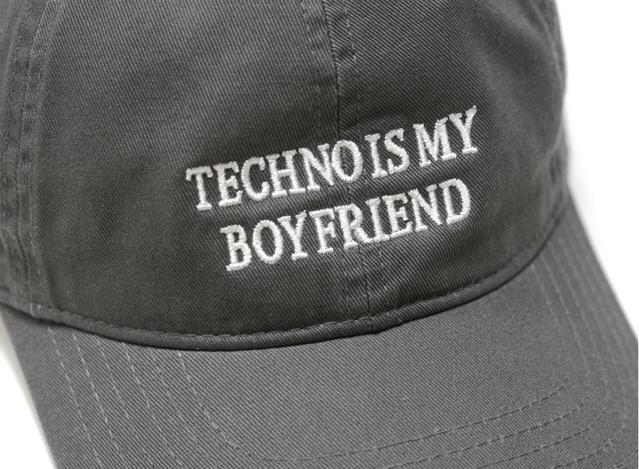 Idea Techno Is My Boyfriend Hat Charcoal / Novoid Plus