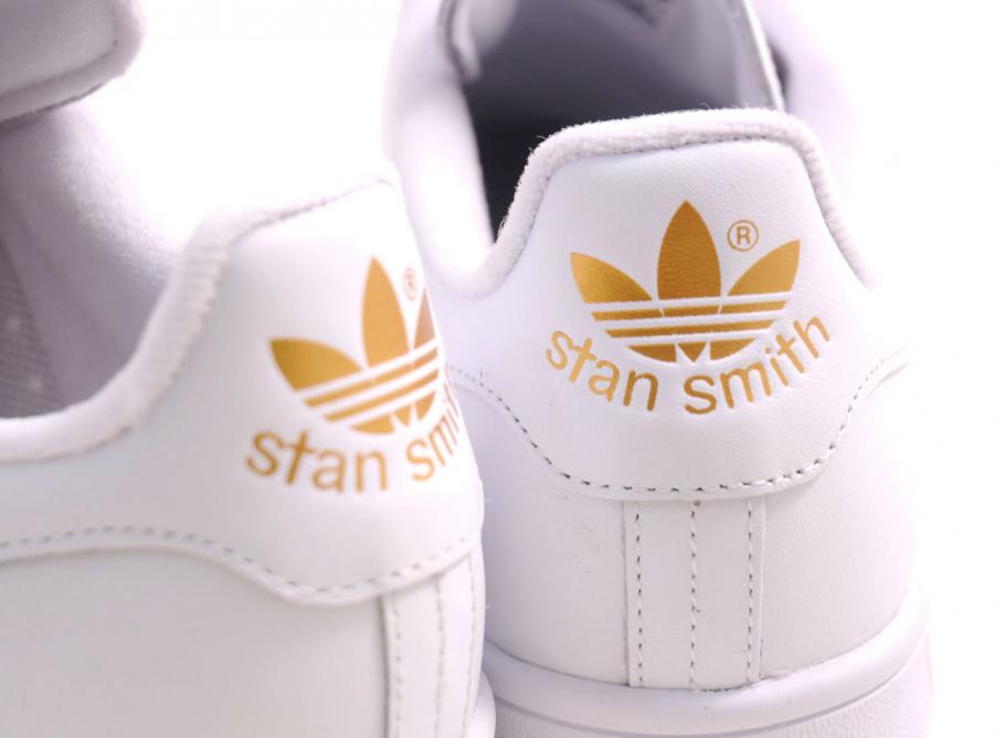 stan smith gold logo