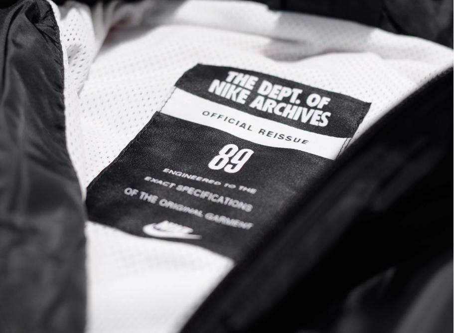 pint grond Overwegen Nike Re-Issue Jacket Woven Black / University Red AQ1890-010 / Novoid Plus